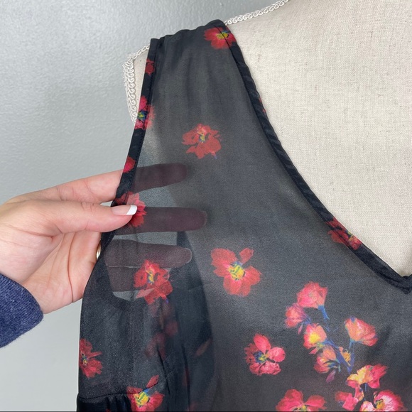 A New Day || Sheer Floral Tank - Picture 3 of 7